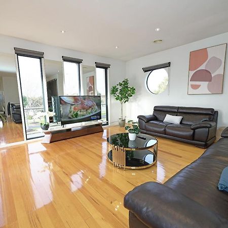 Luxury 7Brm Entire House Lakeview Blackswans Wifi Bbq Resort Point Cook Exteriör bild