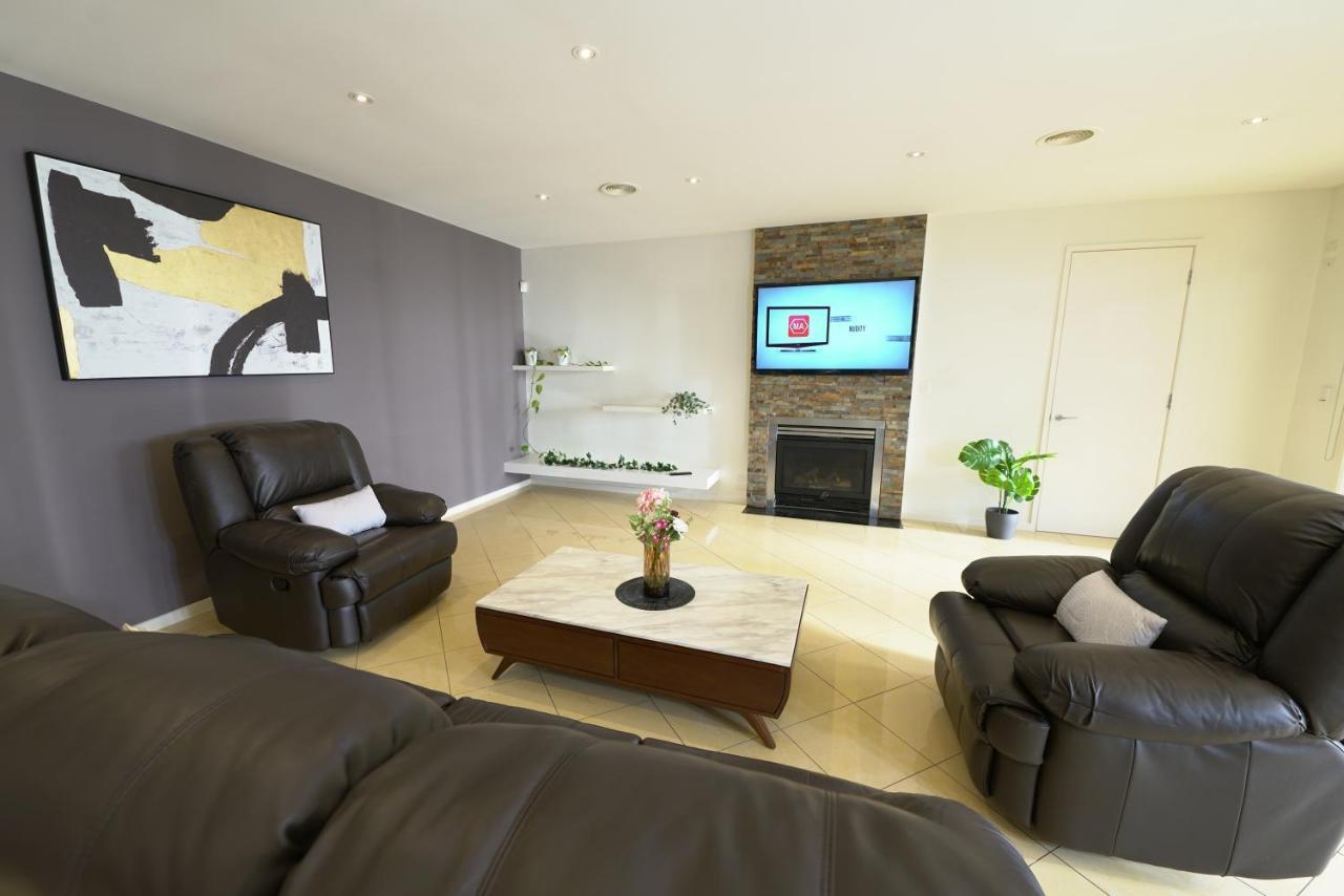 Luxury 7Brm Entire House Lakeview Blackswans Wifi Bbq Resort Point Cook Exteriör bild