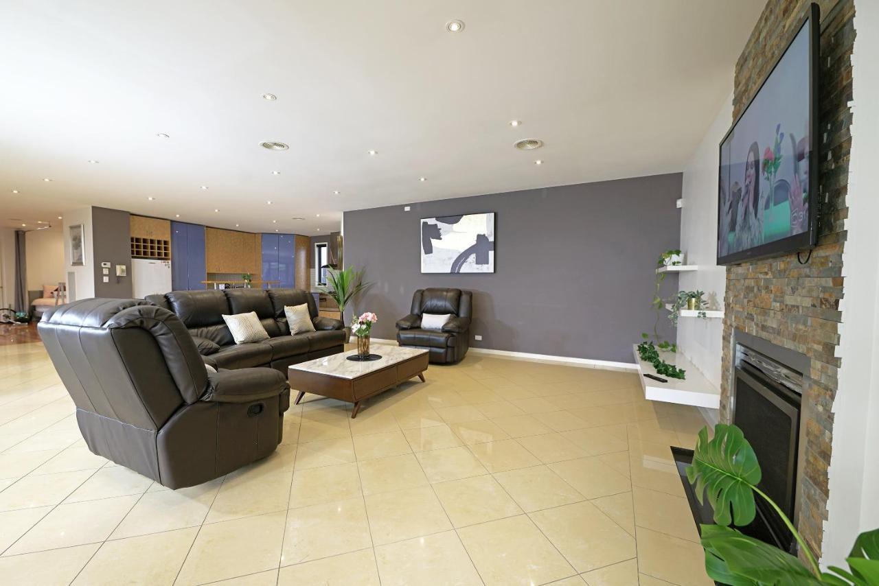 Luxury 7Brm Entire House Lakeview Blackswans Wifi Bbq Resort Point Cook Exteriör bild