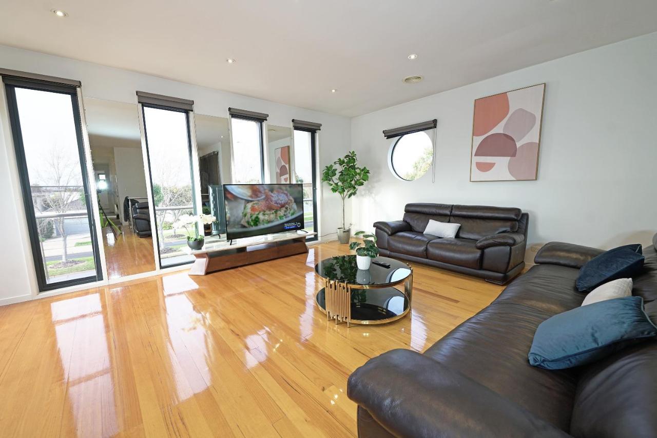 Luxury 7Brm Entire House Lakeview Blackswans Wifi Bbq Resort Point Cook Exteriör bild