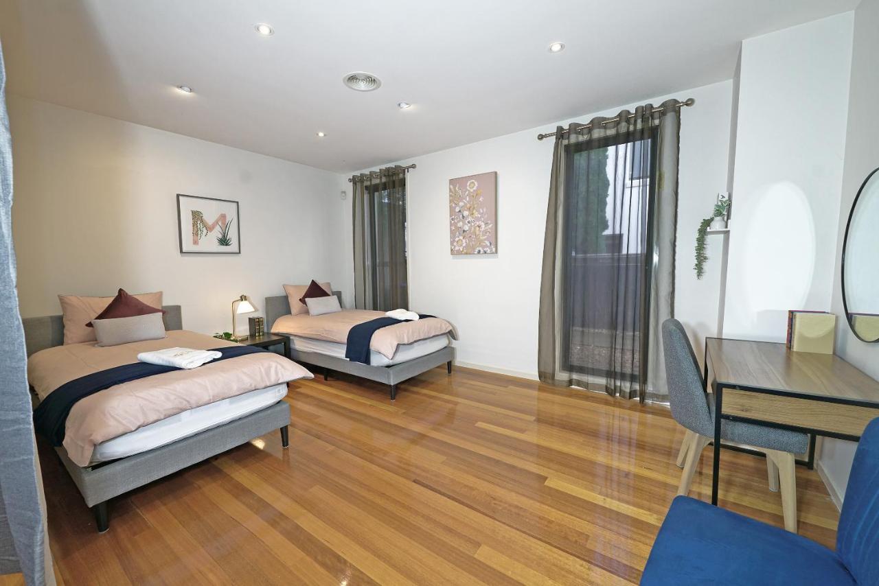 Luxury 7Brm Entire House Lakeview Blackswans Wifi Bbq Resort Point Cook Exteriör bild