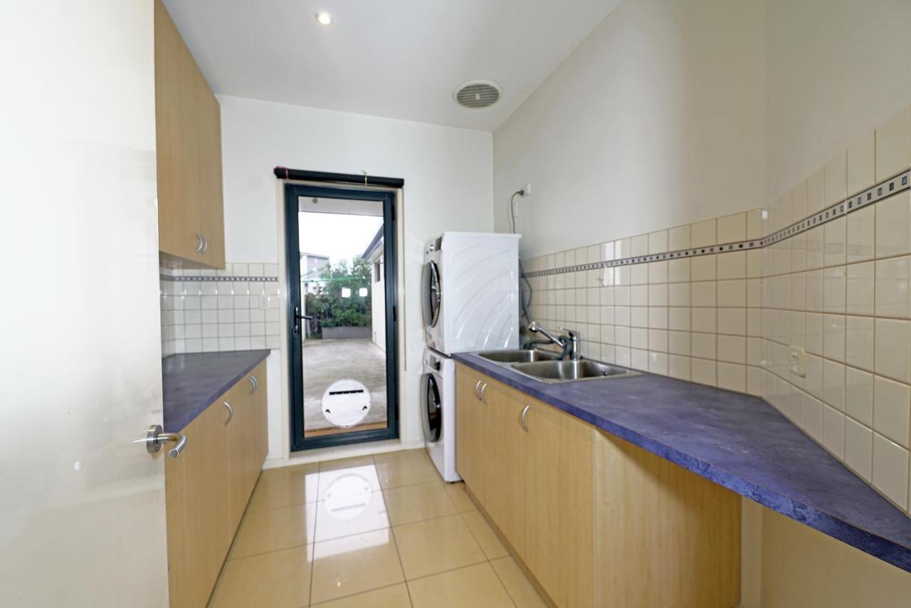 Luxury 7Brm Entire House Lakeview Blackswans Wifi Bbq Resort Point Cook Exteriör bild