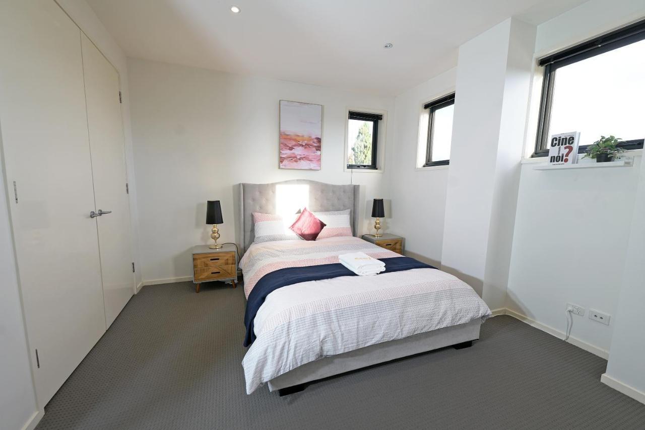 Luxury 7Brm Entire House Lakeview Blackswans Wifi Bbq Resort Point Cook Exteriör bild