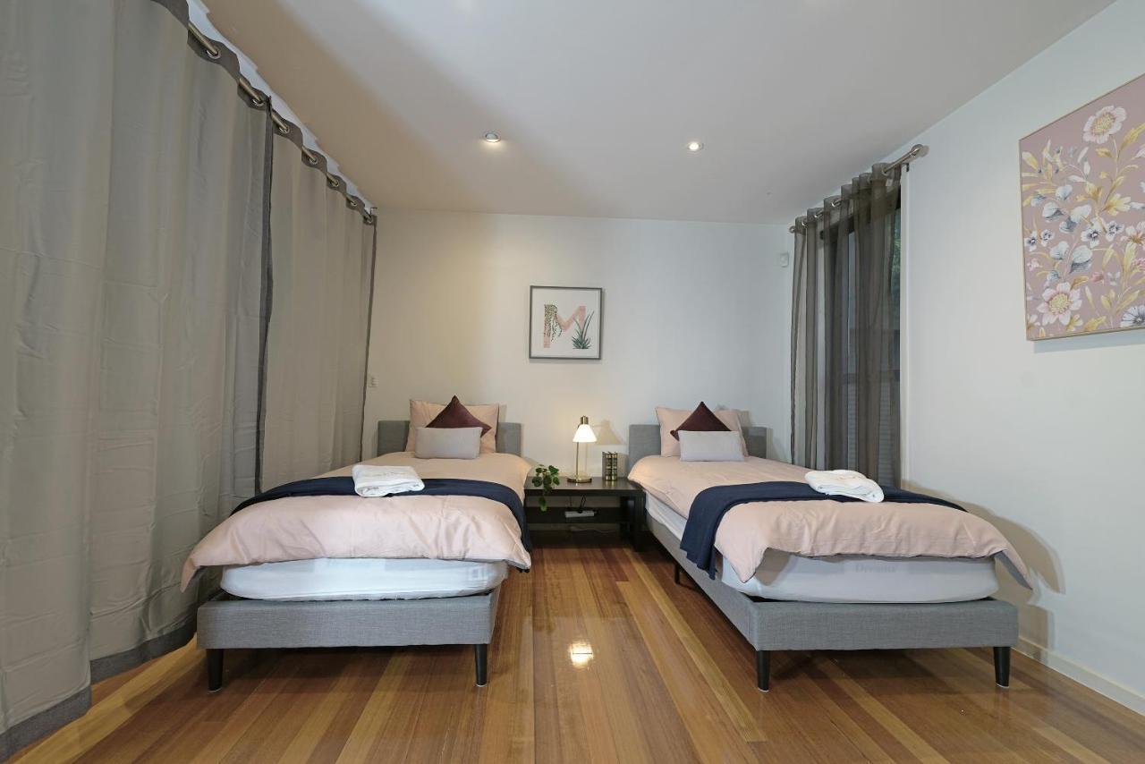 Luxury 7Brm Entire House Lakeview Blackswans Wifi Bbq Resort Point Cook Exteriör bild